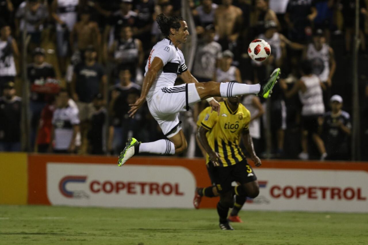 Roque convirtió su sexto gol. Suma 9 chutes seguidos metiendo.