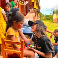 Fundación entrega +Amor con una red de voluntarios