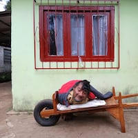 Don Pabo, el hombre de la carretilla, cumplió un sueño y ahora va por otro