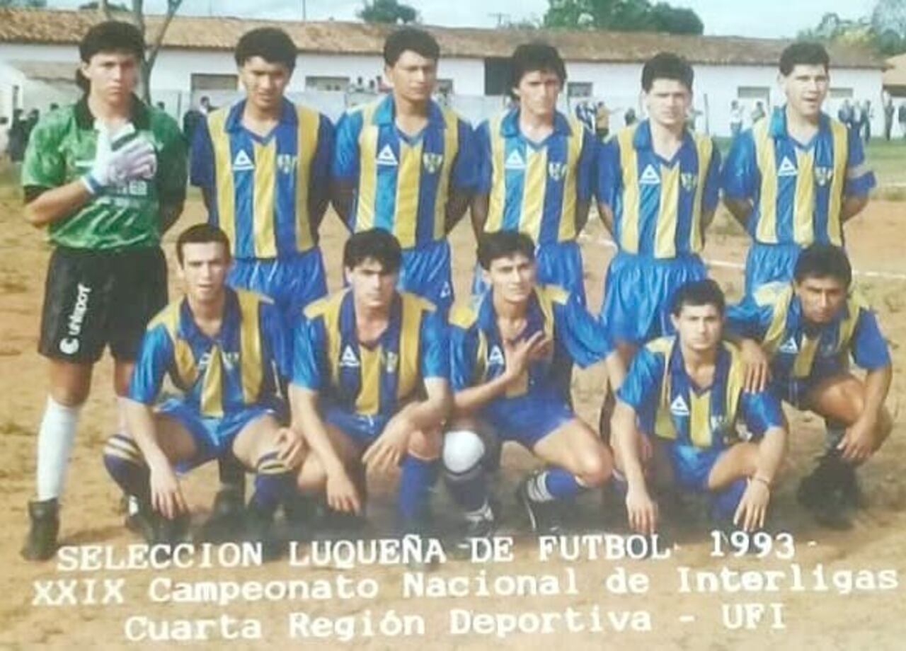 En un partido de la Liga Luqueña. Amarilla empezó desde muy abajo y llegó a lo más alto.