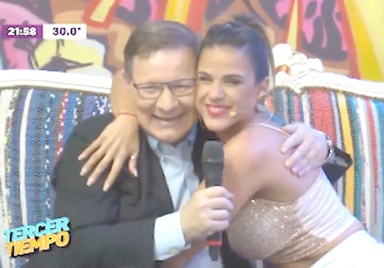 Malala se mostró sorprendida cuando el presentador la eligió para un beso de novela. FOTO REDES.