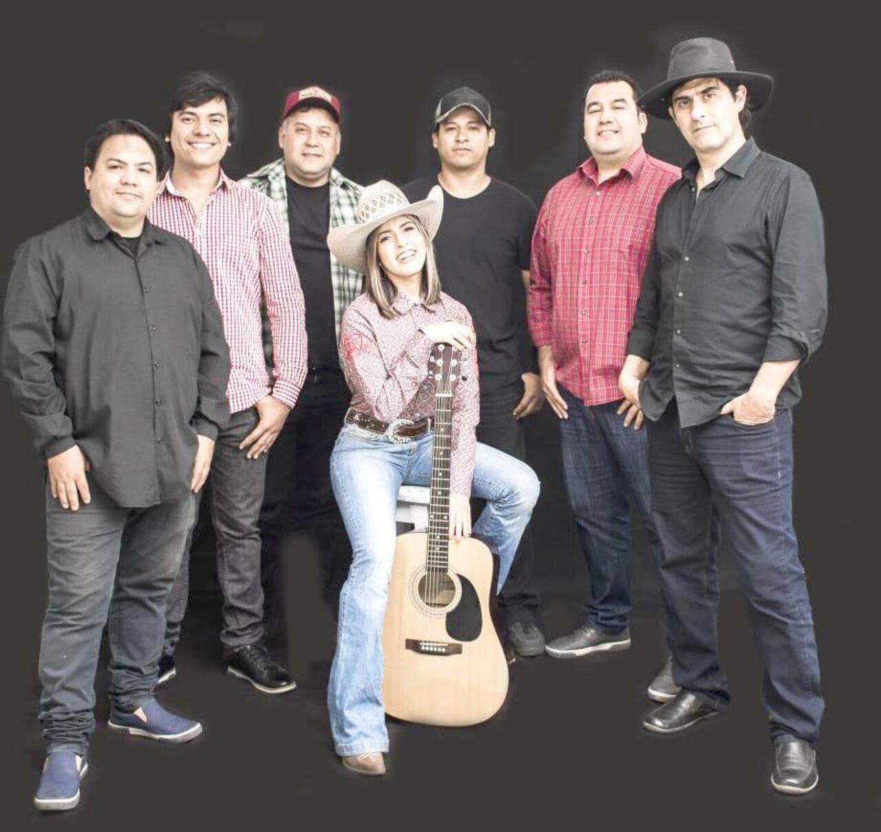 La artista comentó que es un sueño cumplido tener su propio grupo, su propia empresa.