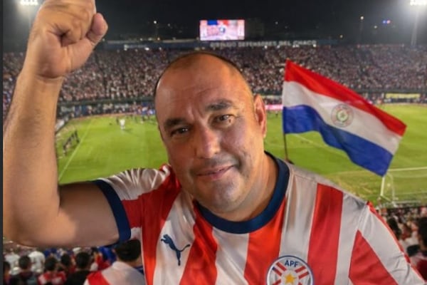 Gritó el gol y se desvaneció en los brazos de su mamá