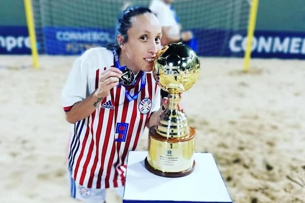DEL COLEGIO A LA ALBIRRÓ A SUS ¡13 AÑOS!