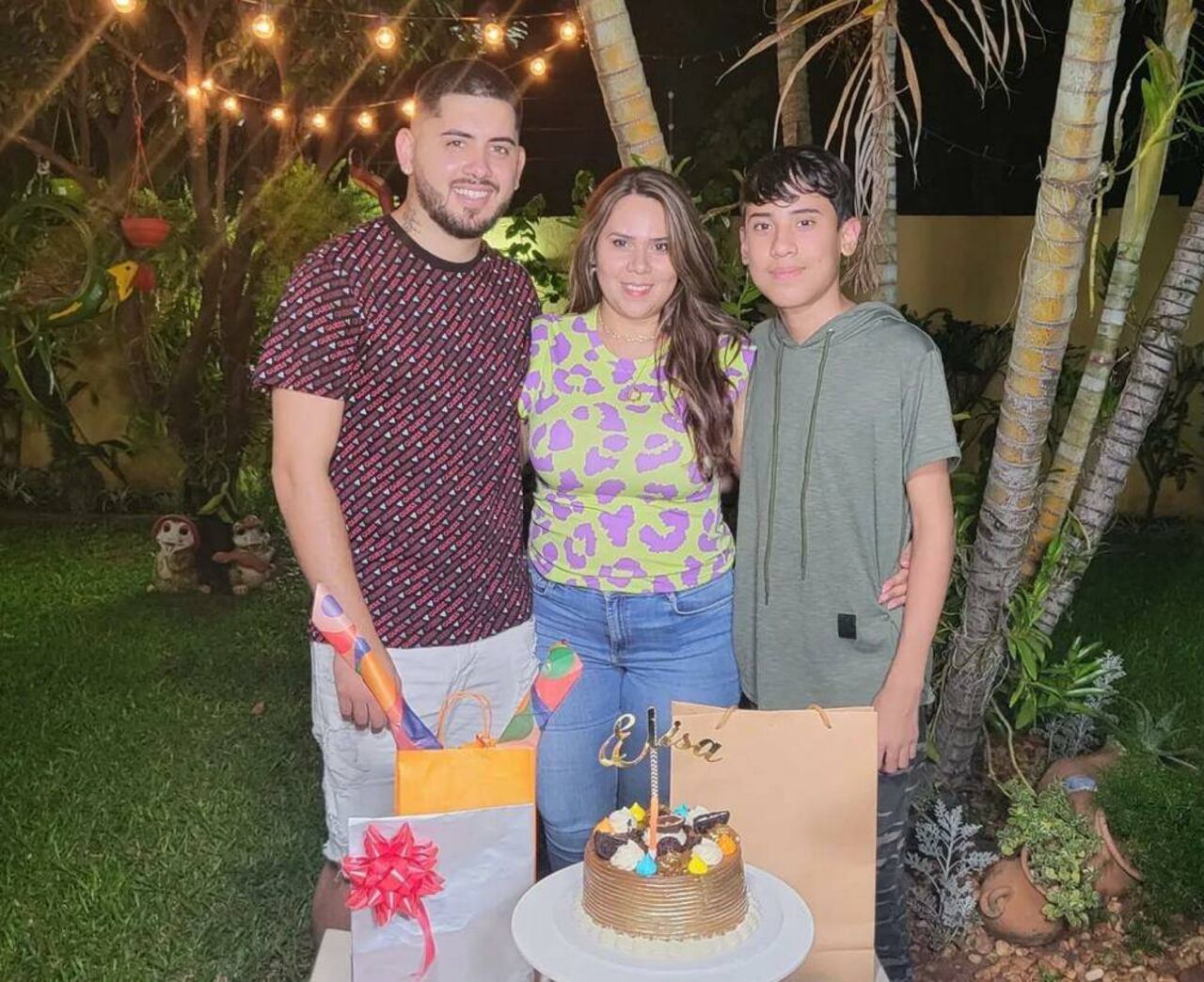 Eli con su marido y su hijo. @eli__ferreira