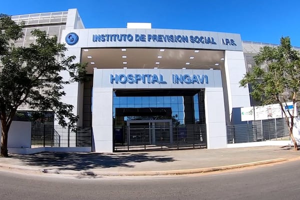 Apartaron a doctores que sacaron el pecho equivocado de una mujer