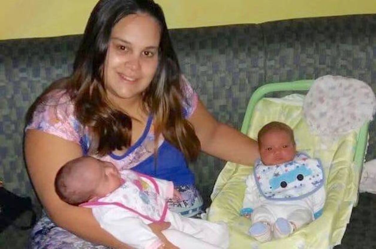 ZANOTTI. Su señora Romina Zanotti con los peques.