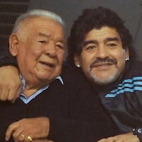 Prepaga de Maradona confundió sus estudios con los de su padre