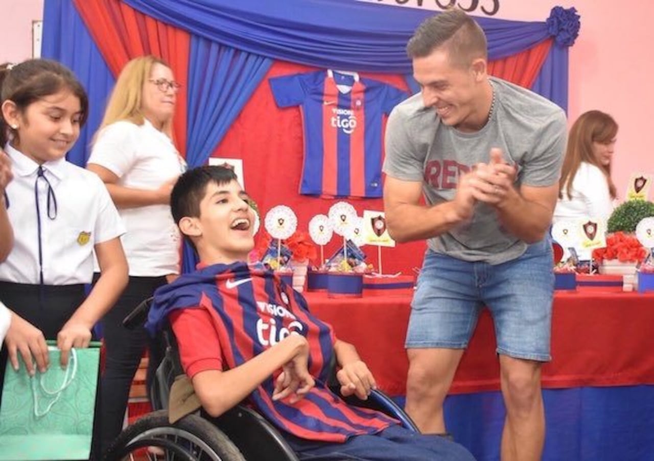 MUY QUERIDO. Diego Churín alegra muchos corazones.