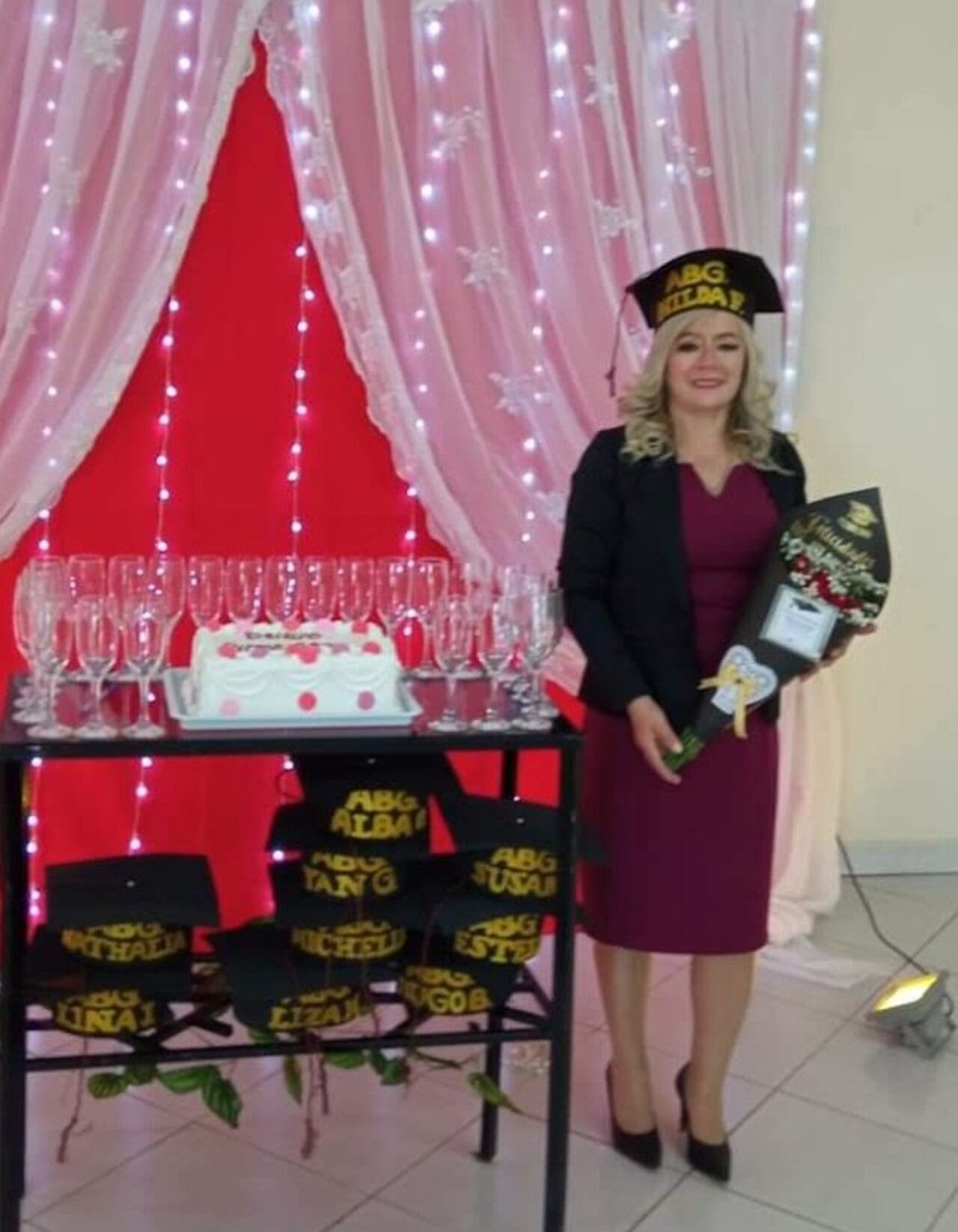 Nilda Ferreira lloró de la emoción al culminar la carrera de Derecho.