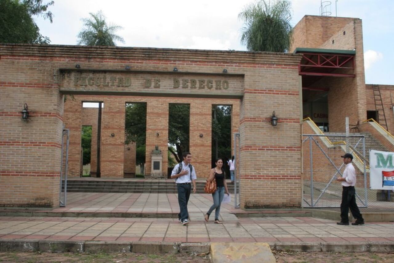 En la facu de Derecho UNA denunciaron supuestas "compranotas" para pasar exámenes