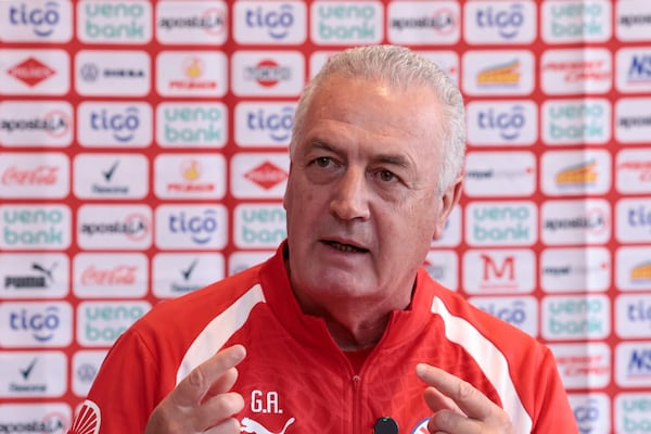 Alfaro habla de una nueva etapa de construcción