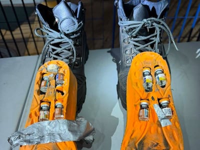 Los pasos prohibidos, literal: llevaban tirzepatida en los zapatos