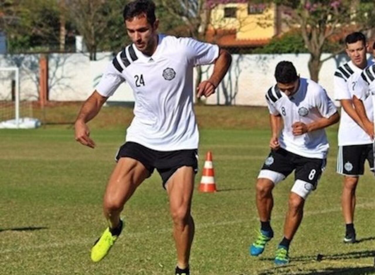 DE VUELTA. El plantel volvió a trabajar ayer, luego de un día libre.