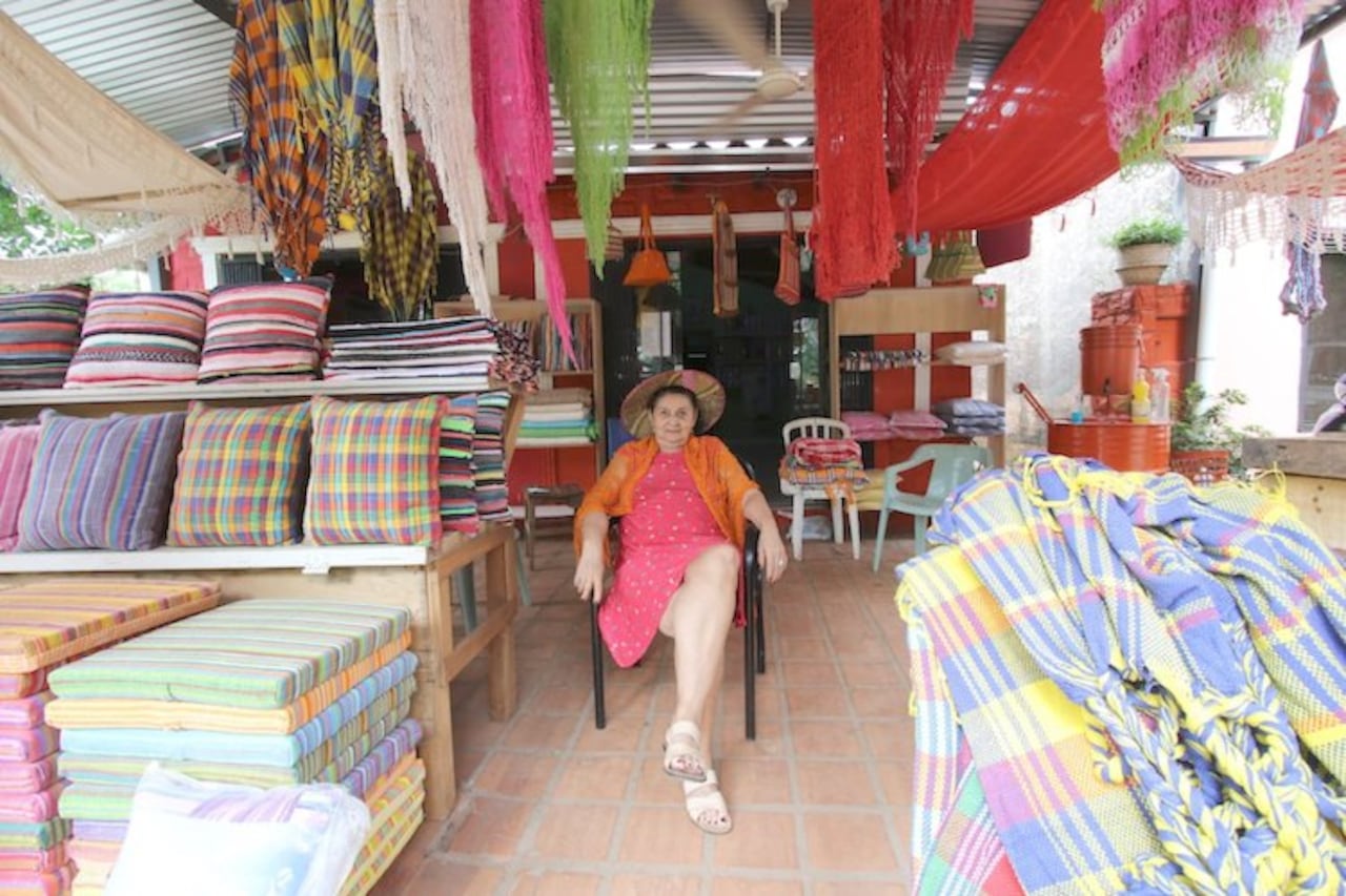 Doña Élida no solo siente el orgullo de haber hecho estudiar a sus hijos y que sean universitarios, sino que además da trabajo a mucha gente.