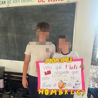 Alumnos de colegio se invitan a fiesta con carteles tie’ỹ