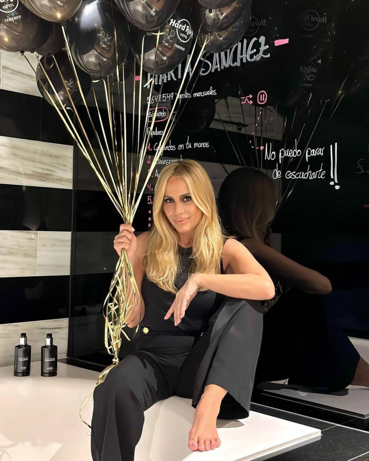 De esta manera, la artista apagaba sus 57 velitas. (Foto: martisimasanchez)