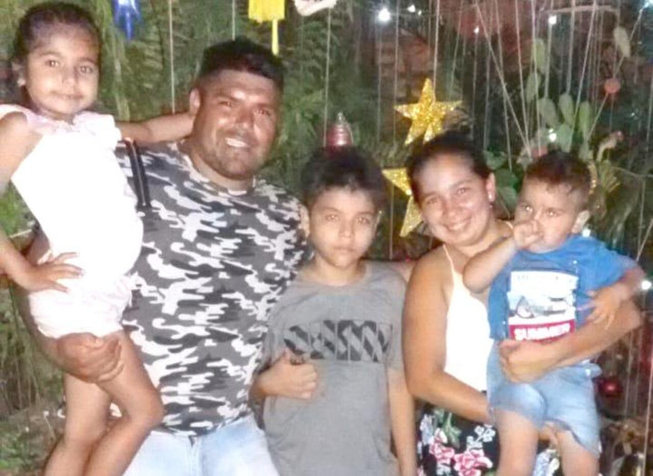 El capitán en compañía de su familia.