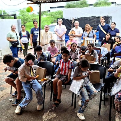 Cambian vidas por medio del arte en el Bañado Sur