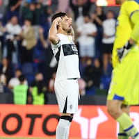 Olimpia desplumó al “Gallo” y otra vez es puntero