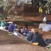 Indignación por jóvenes adictos en plena calle