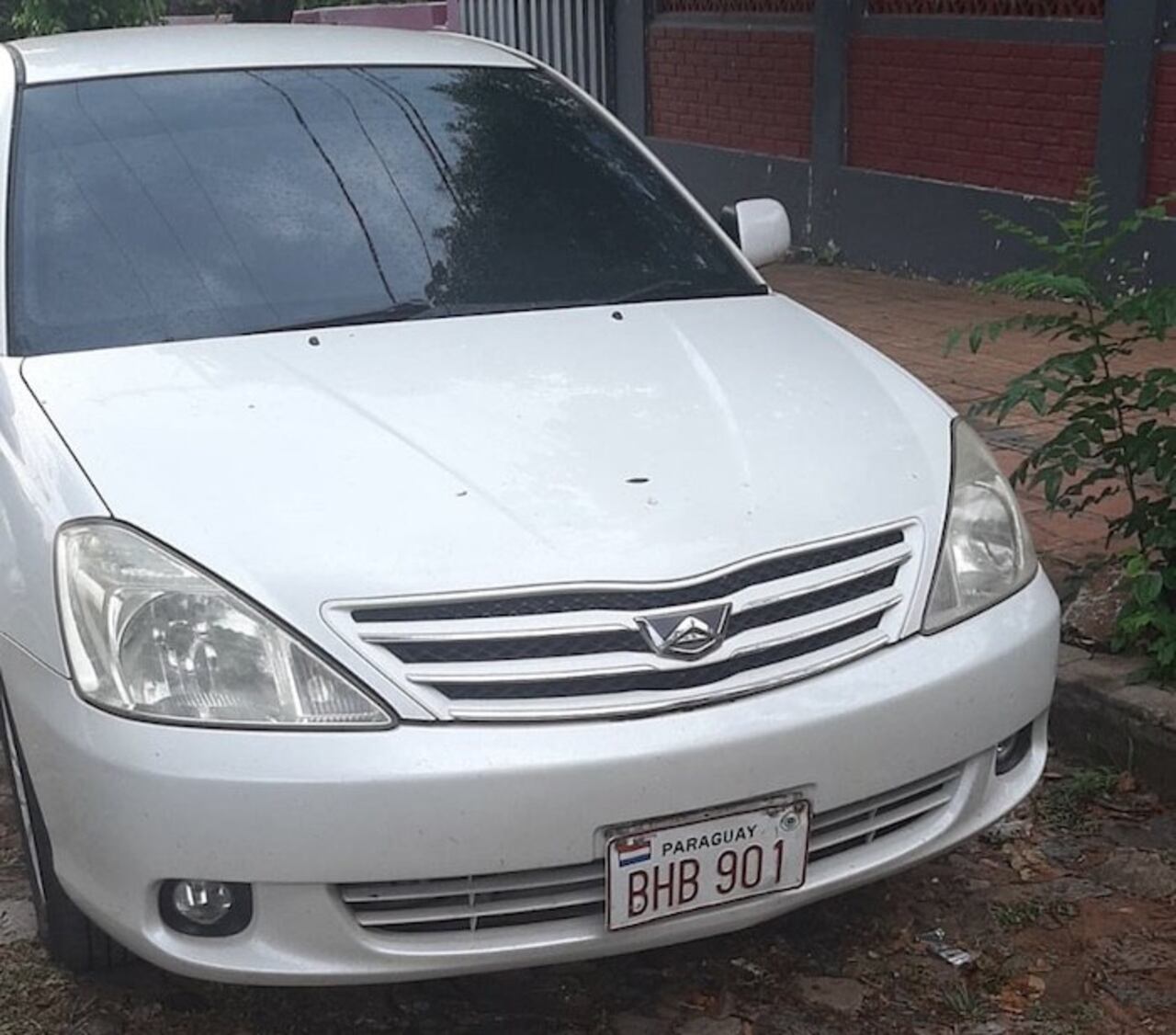 Uno de los autos utilizados para el atentado fue abandonado.