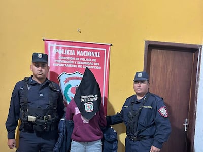 Mujer fue aprehendida por robarle a un abuelito