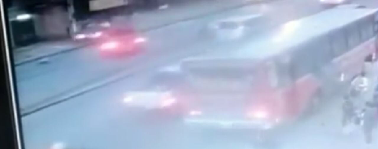 BRUTAL. El otro vehículo no tuvo tiempo ni de frenar para evitar el accidente.