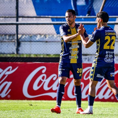 El “Triki” castigó duro a la “V Azulada” en Villeta
