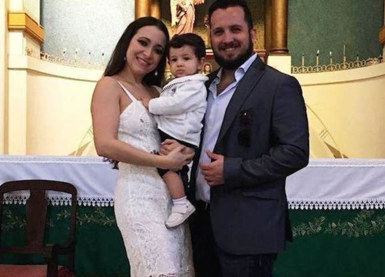 FELICES. El cocinero de tevé con su lapa se mostró feliz con su peque.