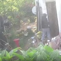 Mujer se viste de hombre para despistar y robar