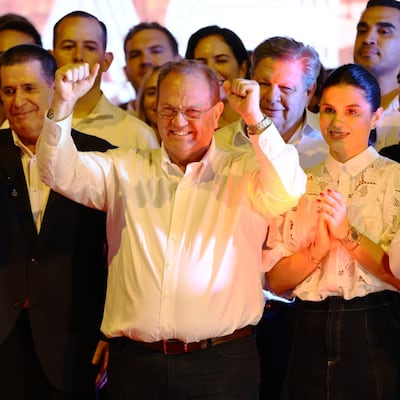 Honor Colorado arrasó y Camilo luchará por Asu