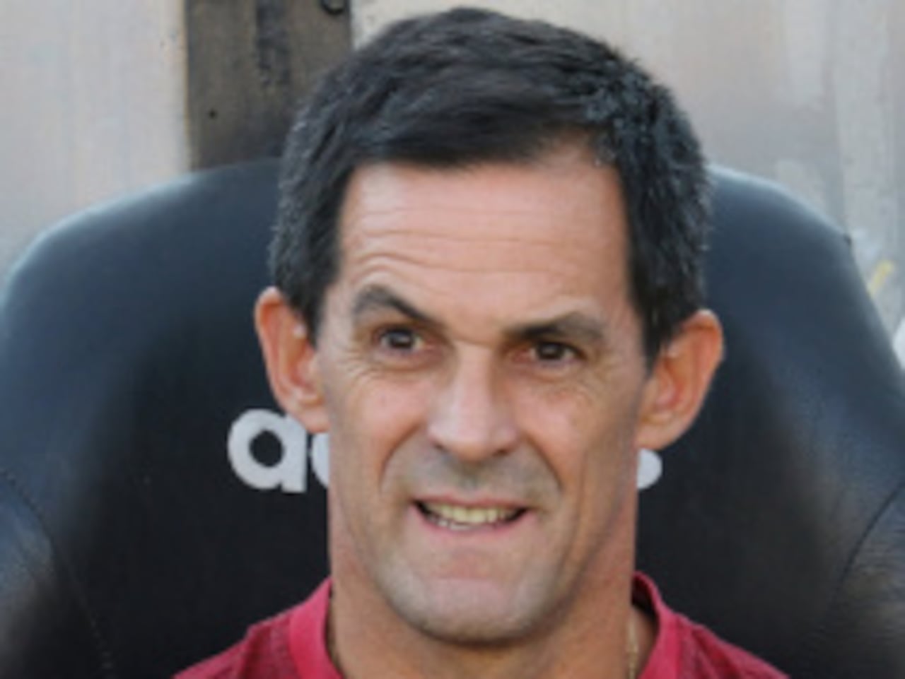 Víctor Bernay, DT.
