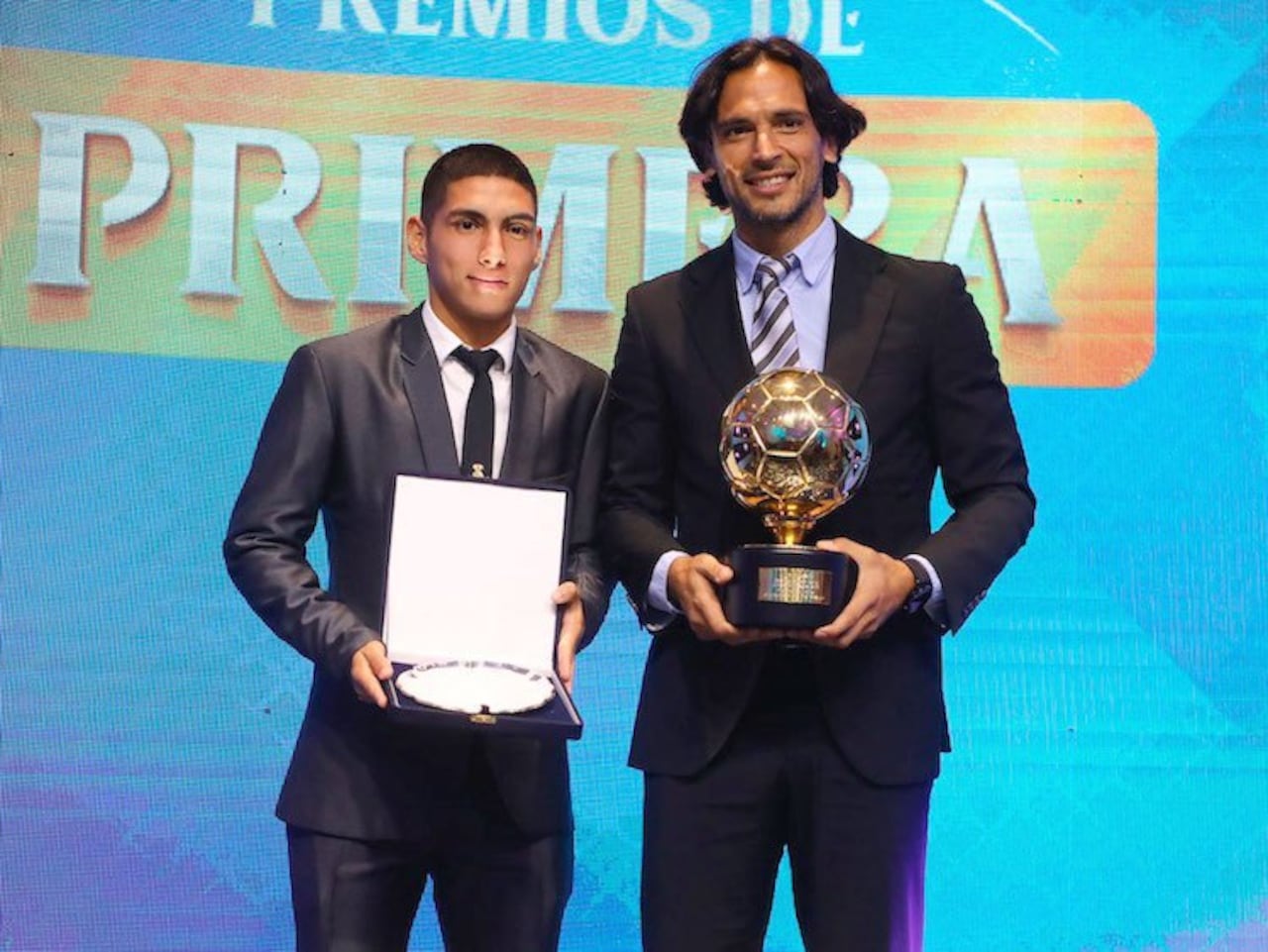 Erik reconoce que la ayuda de Roque Santa Cruz fue vital para su crecimiento futbolístico.