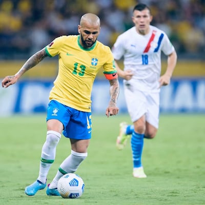 Dani Alves envía mensaje a Paraguay y no cayó muy bien