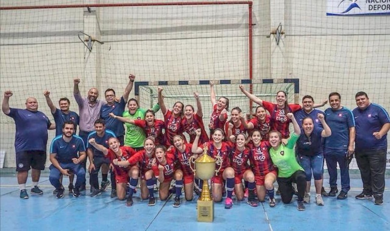 En handbol femenino, Cerro Porteño manda de punta a punta.