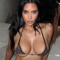 ¡Ñandejara! Kim Kardashian presentó la biquini mas pequeña del mundo