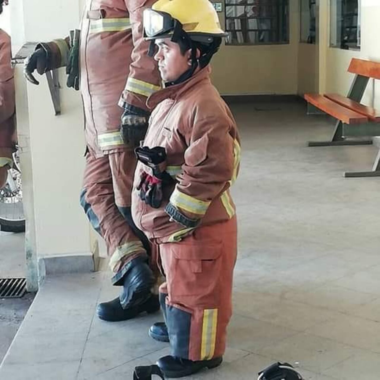 En un día de práctica con sus compañeros rescatistas.