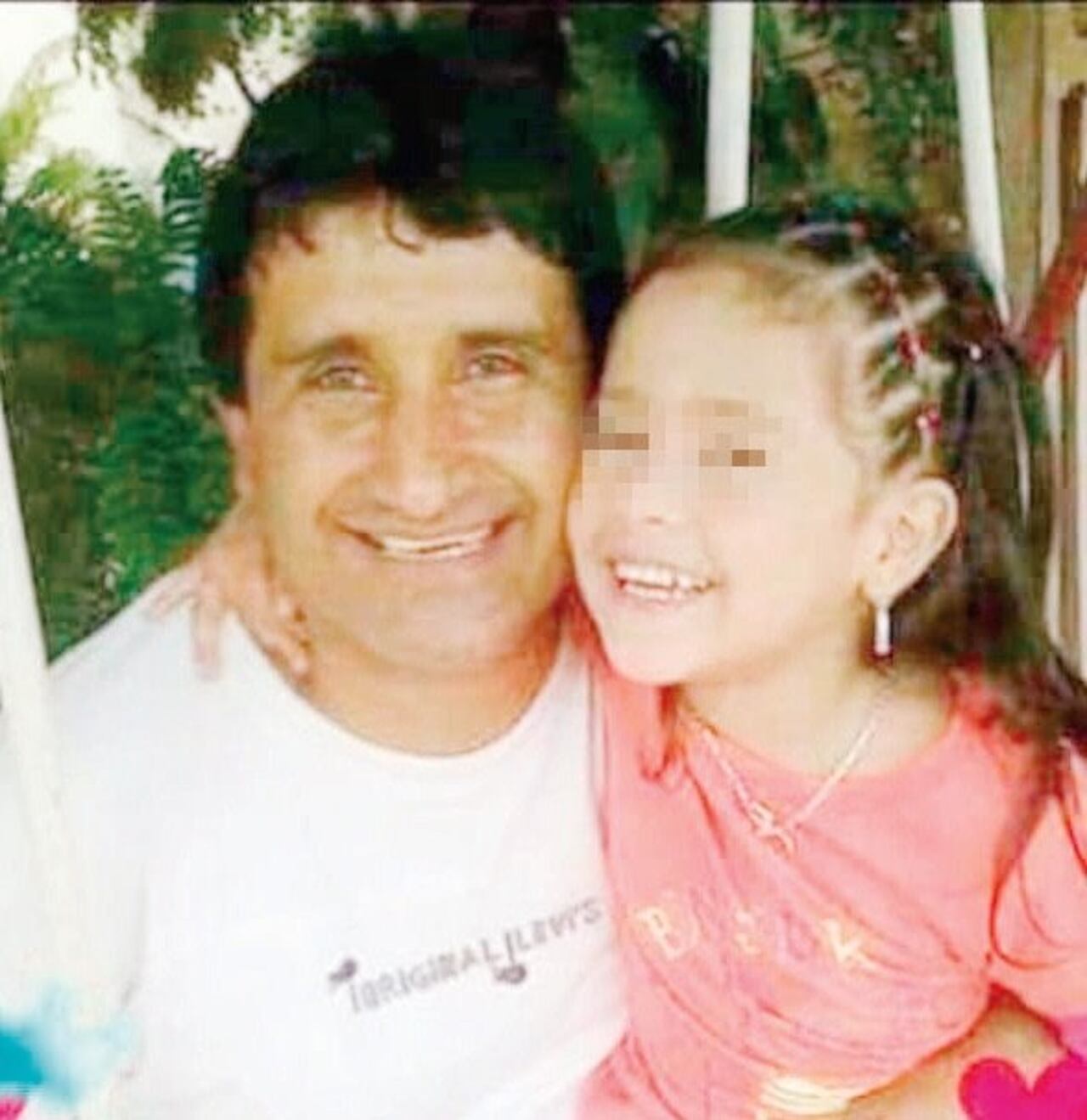 Bienvenido Benítez y su pequeña Larissa Nayeli (+).