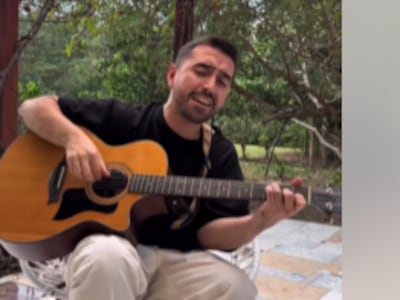 “Le pido a los ladrones que me devuelvan mi guitarra, yo sé lo que vale”