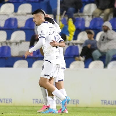 La “V Azulada” gozó a costillas del Kure Luque