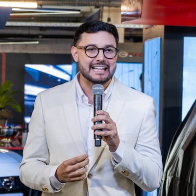 Periodista dijo que le encanta las mujeres maduras