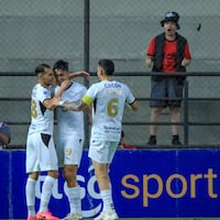 El Gumarelo, sufriendo se instaló en cuartos de Copa