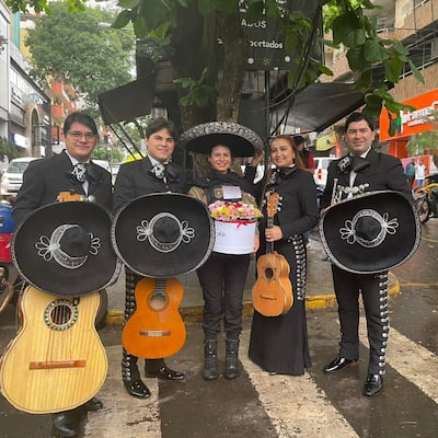 PMT recibió mariachis por su cumple cuando estaba dirigiendo el tránsito