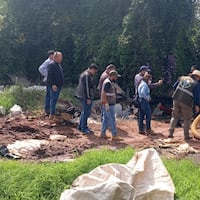 Ojetopa bidones de agroquímicos y posible contaminación en Paso Yobái