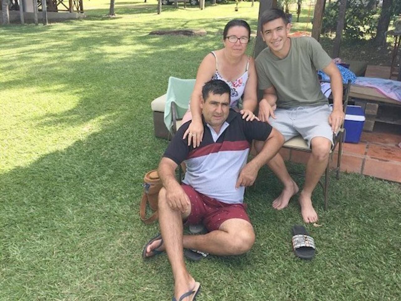 La familia de Alexis Villalba, en una postal.