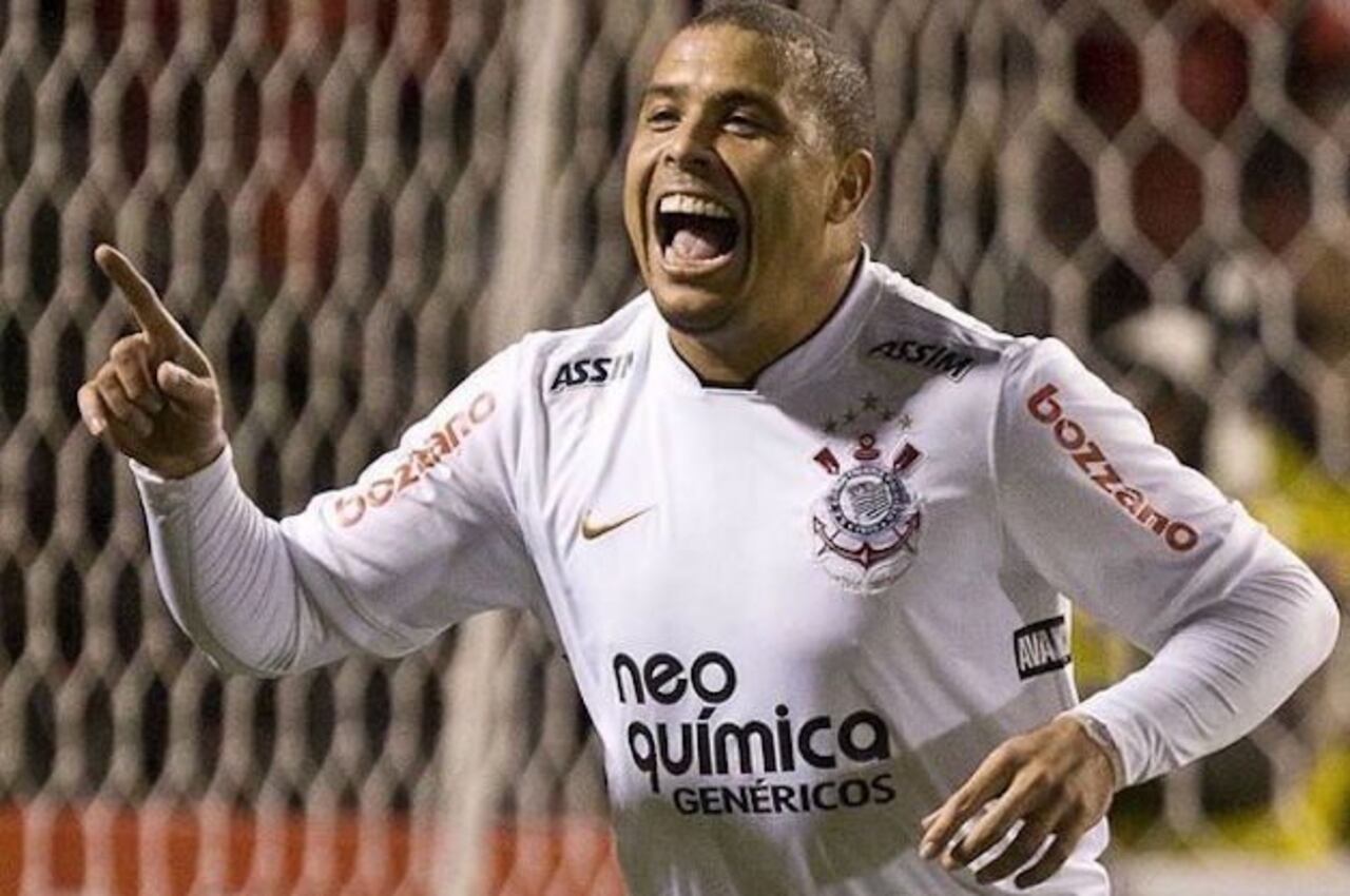 PARA ATRÁS. Ronaldo fue superado por el paraguayo en cuanto a goles con la casaca del “Timão”.