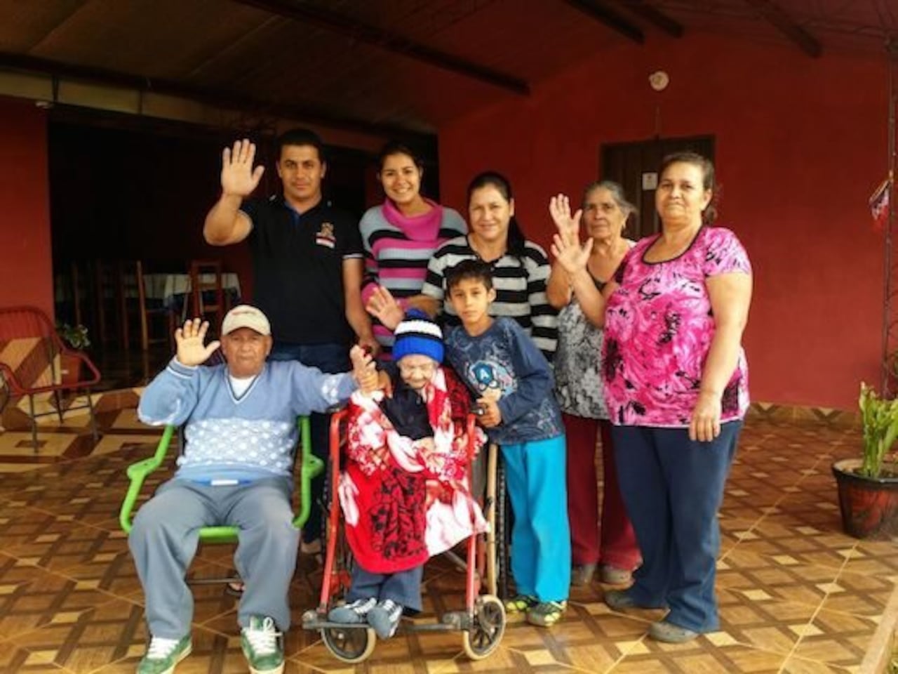 EN FAMILIA. Muchos son los que se criaron con ella a lo largo de todos estos años.