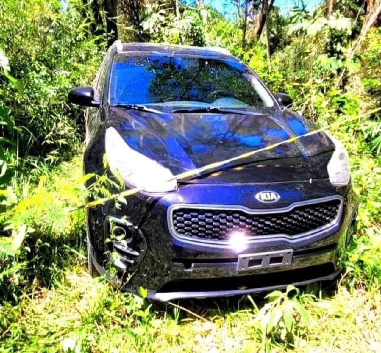 Esta es la camioneta abandonada, con toda la mercadería adentro. Gentileza