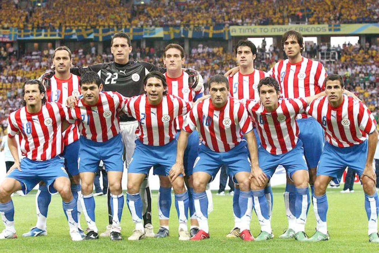 Equipo de Paraguay en el Mundial 2006 y Riveros a lado del “Toro” Acuña.